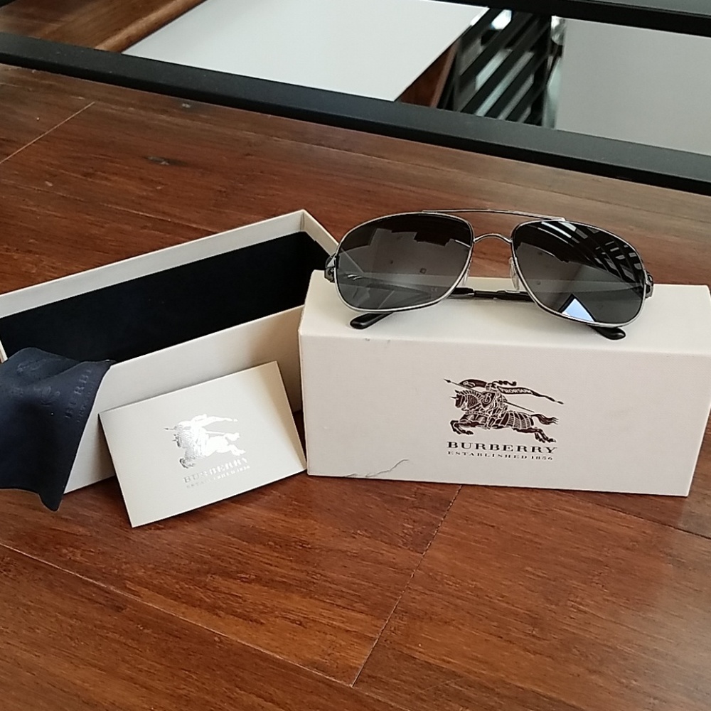 Brand new in box Burberry Aviators